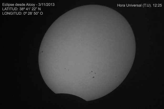 Actividad extraordinaria: eclipse de sol parcial (híbrido)